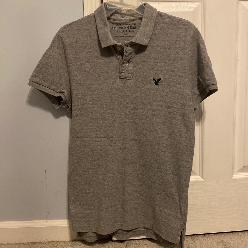 American eagle two button polo style shirt